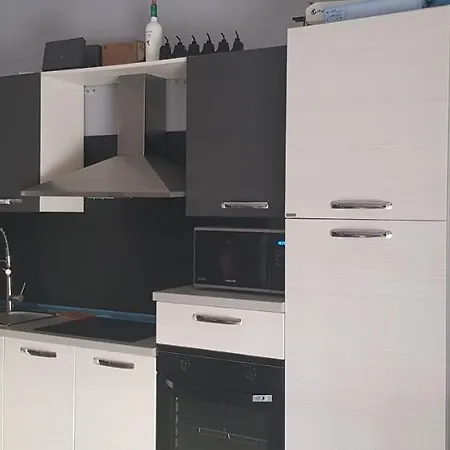 14 Persone 3 Bagni 150mq Arredata Nel 2020 Moderna